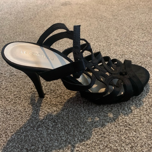 Le Chateau Black Strappy Heel 4” size 9 - Picture 1 of 4